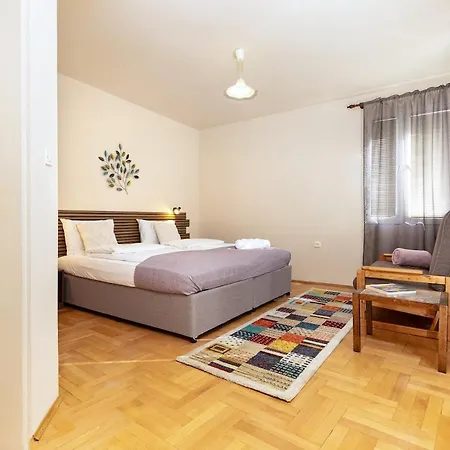Stancho's House 3br Close To Old Town & Kapana District Apartmán
